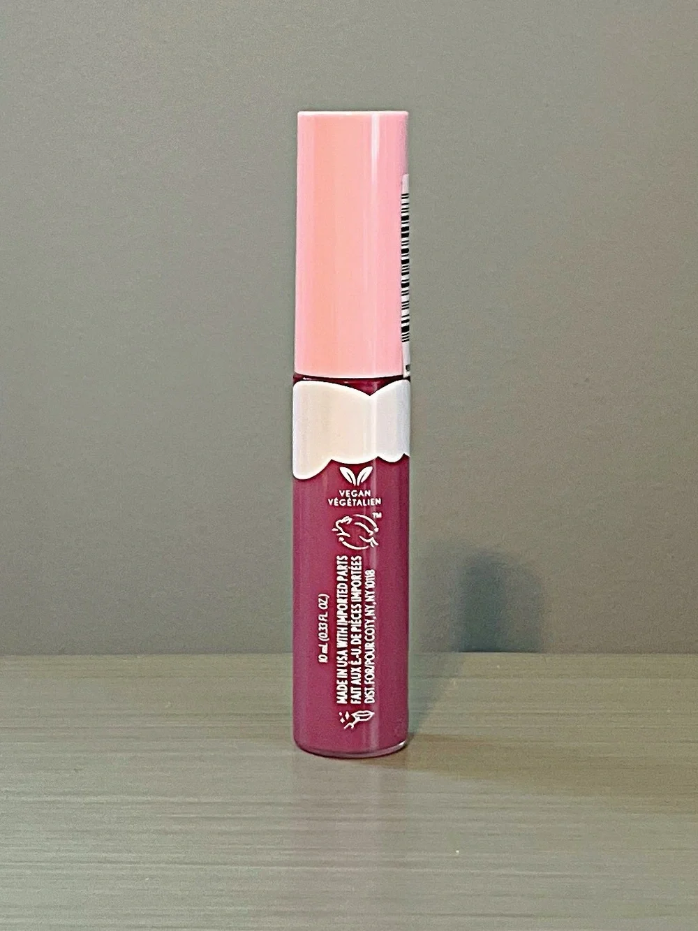 CoverGirl Lip Gloss CLEAN FRESH YUMMY GLOSS 200 Laugh-vender NEW SEALED Viral